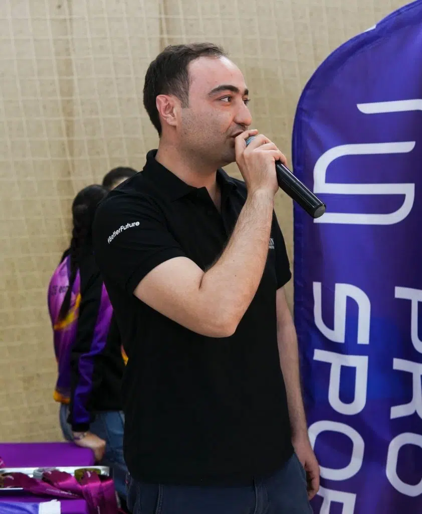 c7046196-7738-4570-b55f-5824d3a76a4a