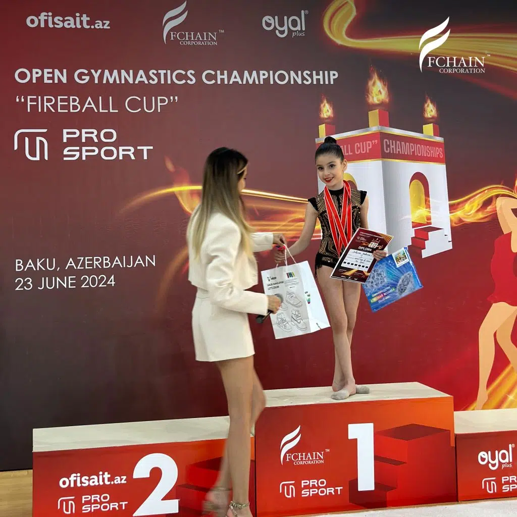 fchain-zuleyxa-yaris-svipe-post8